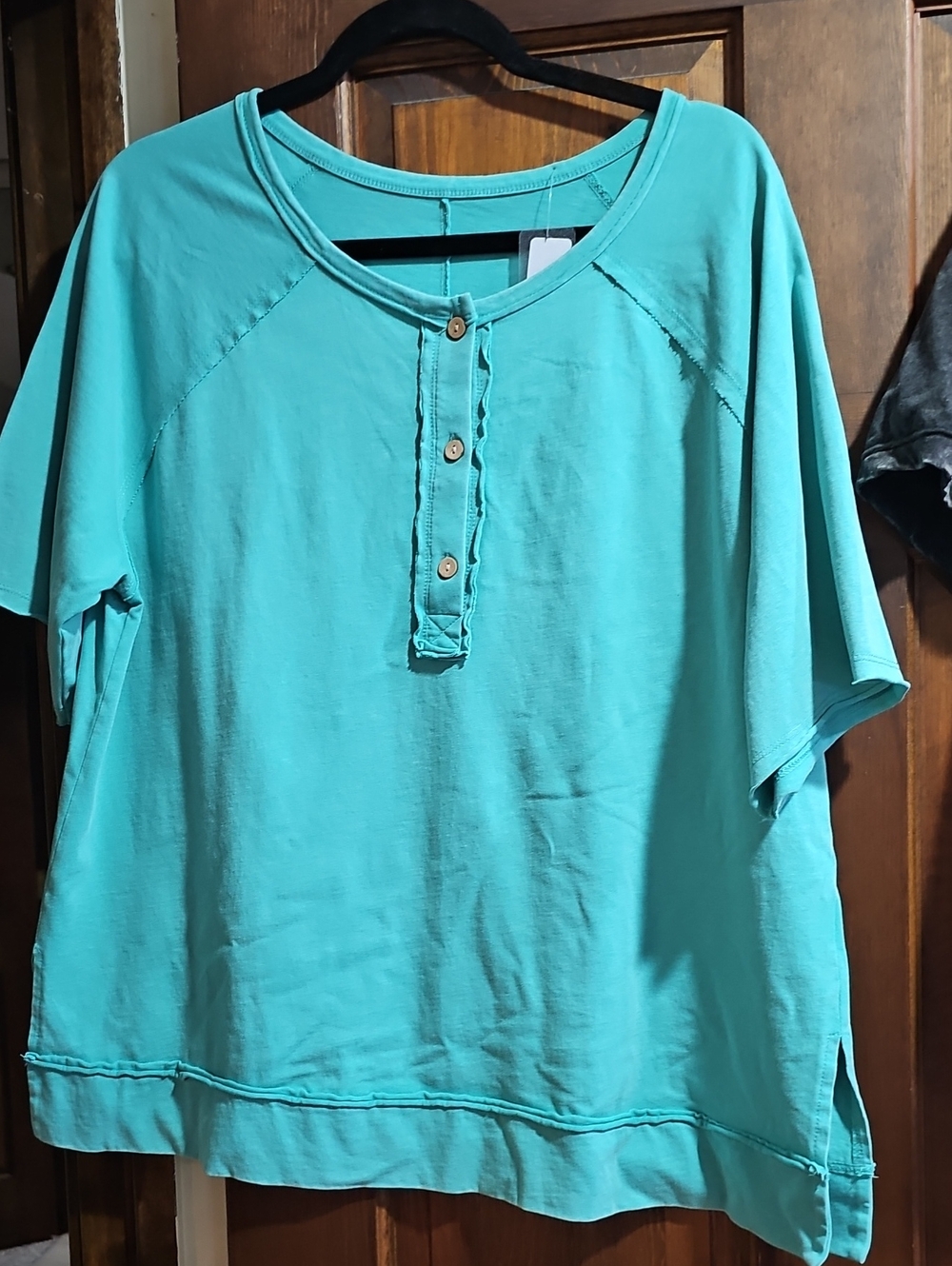New Boutique Turquoise Short Sleeve Henley Size Large Top